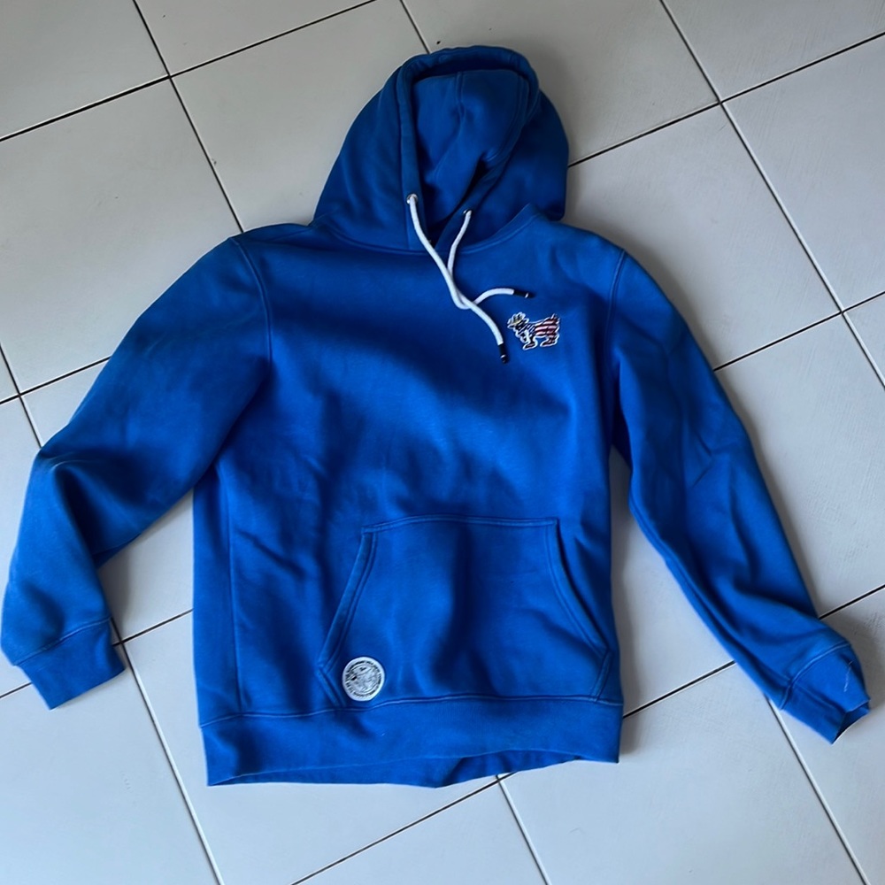 Men’s size medium blue GOAT sweatshirt